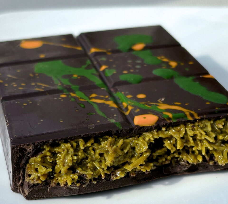 Dubai Pistachio Chocolate 195g Secondary image