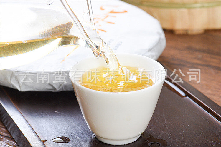 Yunnan Baihao Silver Needle 357g Jinggu Single Bud Moonlight White Tea Cake