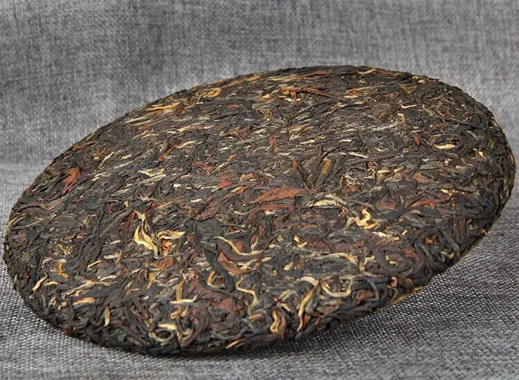 357G Chinese Famous Dian Hong Tea Old Tree Black Tea Cake