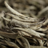 Pu'er raw tea white hair silver needle white hair single bud moonlight white tea