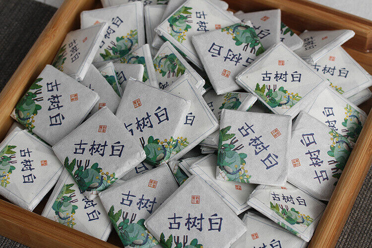 500g Yunnan tea old tree white tea 8g small square brick (Chong) white tea