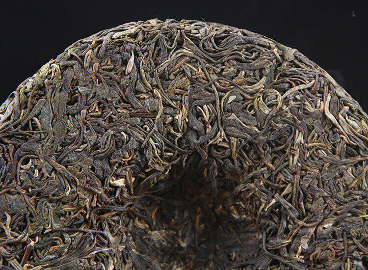 Yunnan Menghai Pu'er Raw Tea Cake Black Tea 357g 易武高山青饼