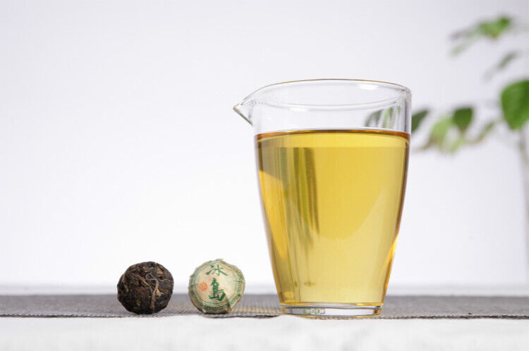 Yunnan Puerh Tea Icelandic Island Sheng Longzhu Arbor Tea, Mini Tuocha 500g
