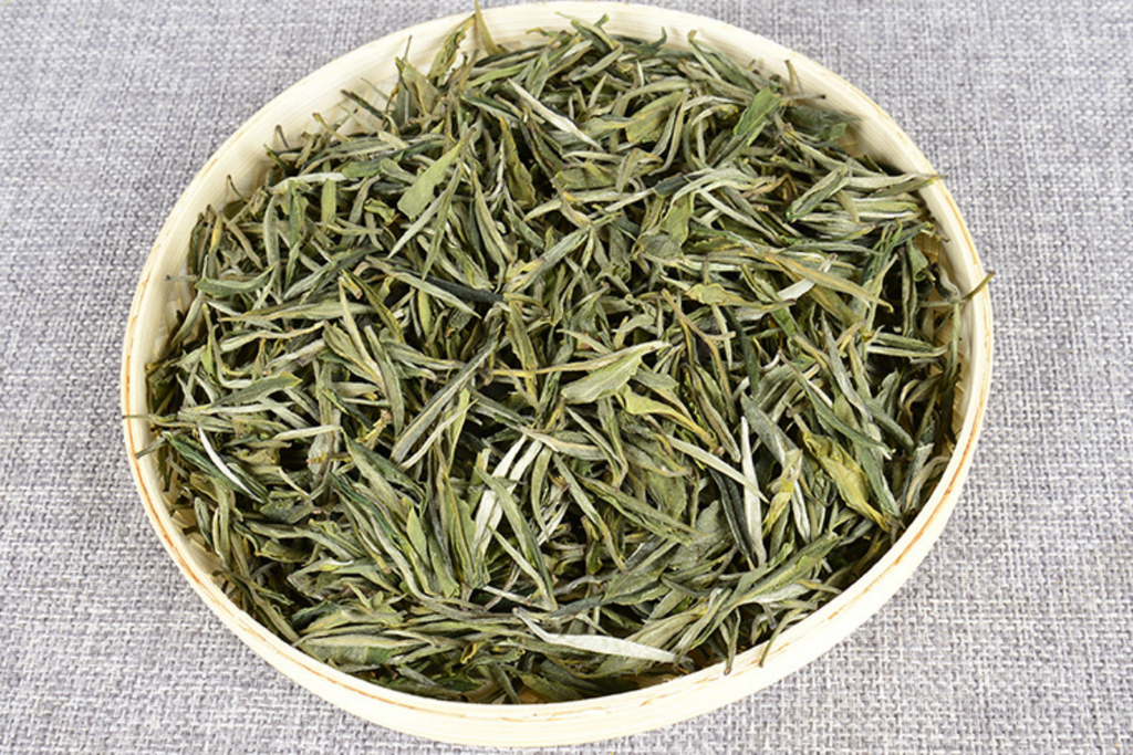 500G Yunnan green needle green tea single bud strong aroma green tea straight