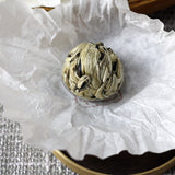 Thé blanc du Yunnan Jinggu Pekoe aiguille d'argent bourgeon de dragon