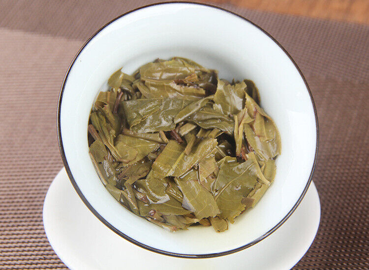Icelandic raw tea cake spring tea pure sweet Mengku Pu'er seven seed cake tea