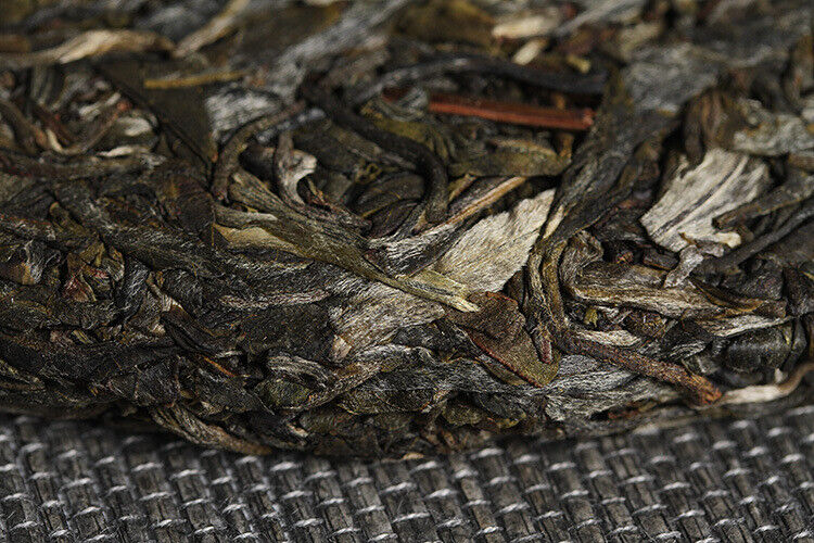 357g Yunnan Pu'er Tea Xigui (White Cotton) Ming Pre-Spring Seven Seed Cake Tea