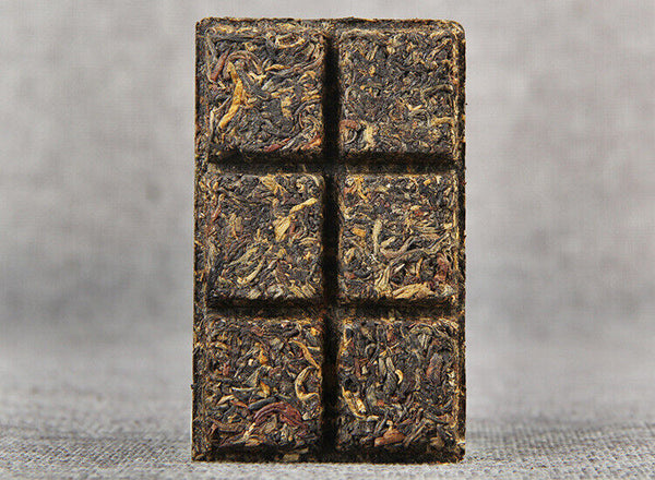 Yunnan Black Tea Fengqing Dianhong Tea Brick Floral Honey Flavor Early Spring