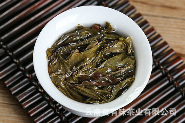 Yunnan Pu'er tea Lao Banzhang golden leaf raw tea 1pack of 4pieces 1bundle= 1kg
