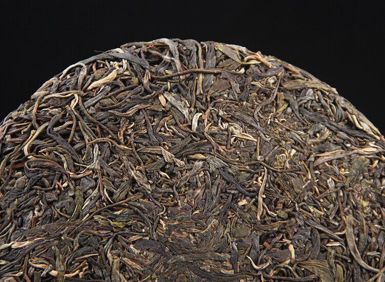 Yunnan Menghai Pu'er Raw Tea Cake Black Tea 357g 易武高山青饼