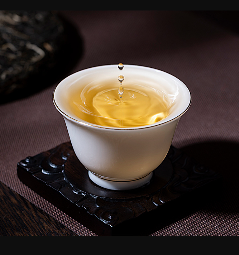 Sleepy Deer Mountain Raw Tea Cha Ma Gu Dao Pu'er Tea High Aroma Sweet Taste 357g