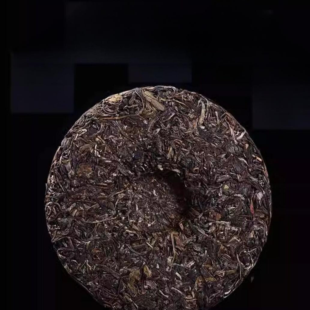 357g Natural of Menghai Yunnan Pu'er raw tea: from a premium tea region