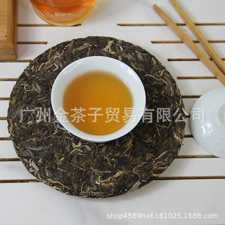 Yunnan Panda Tea Cake Yiwu Ancient Tree Raw Tea Cake 357g Pu'er Tea Cake