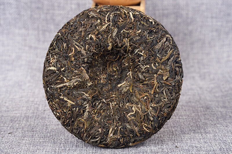 Yiwu Raw Tea 200g Raw Tea Cake Yunnan Ancient Tree Healthy Drink