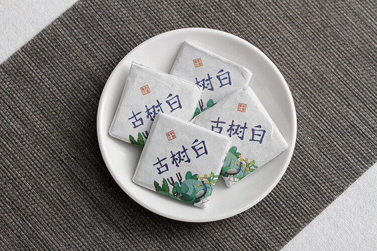 500g Yunnan tea old tree white tea 8g small square brick (Chong) white tea