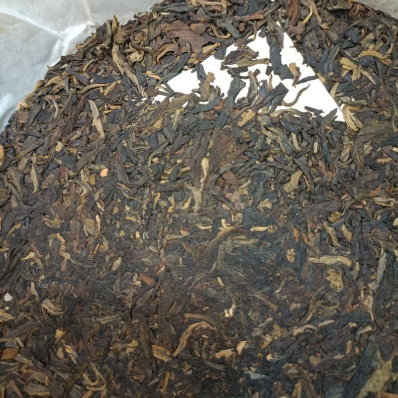 Laomane Arbor Tree Spring Buds QiZi Banzhang 357g Pu-erh Tea Cake