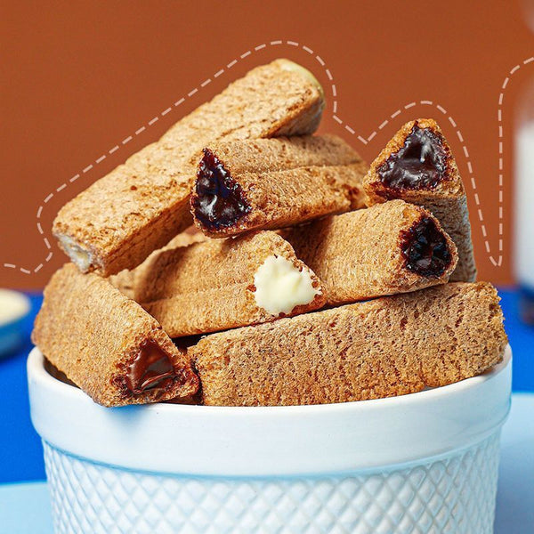 Snack Crunchy Treat Box，Lava Triangle Crispy Wafer Chocolate Milk Filling