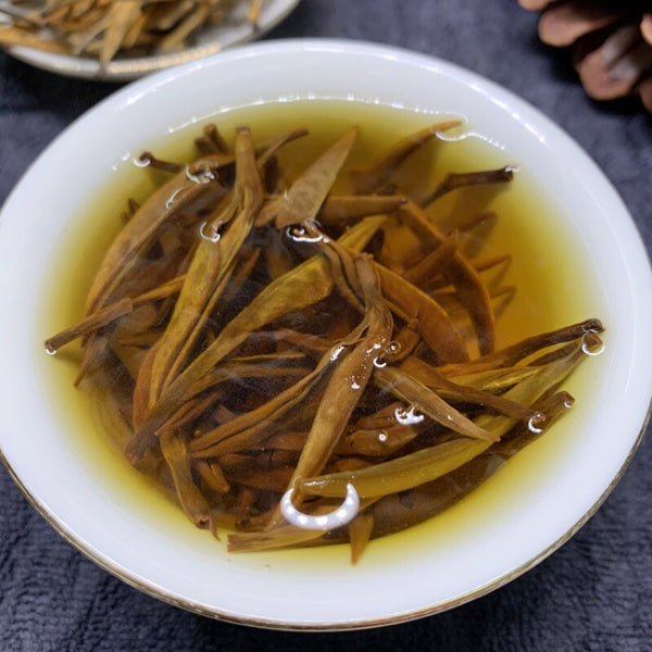 Yunnan Dian Hong Tea Fengqing Big Golden Needle Black Tea Bulk Tin 500g