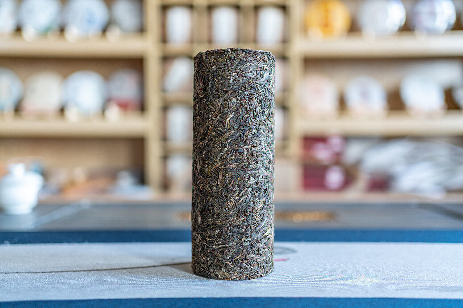 1kg/strip Yunnan Ancient Spring Tea Column Xigui Dragon Column Pu-erh Raw Tea