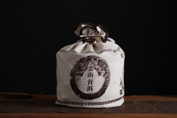 357g Yunnan Pu'er tea leaves arborvitae old tree Lao Ban Zhang raw  cake tea