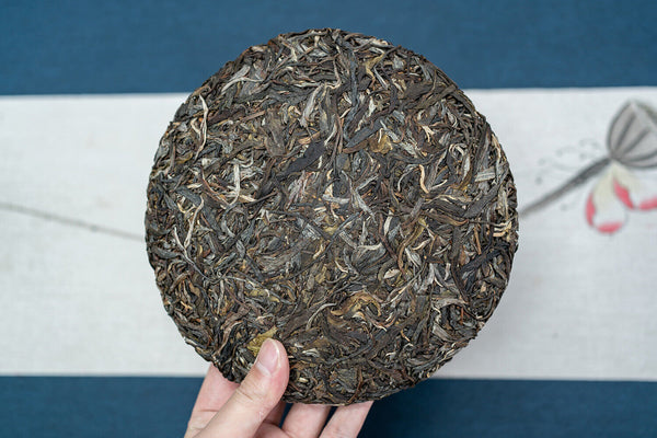 357g Sleeping Deer Mountain Pu'er Raw Tea Cake Ancient Pu'er Seven Seed Cake Tea