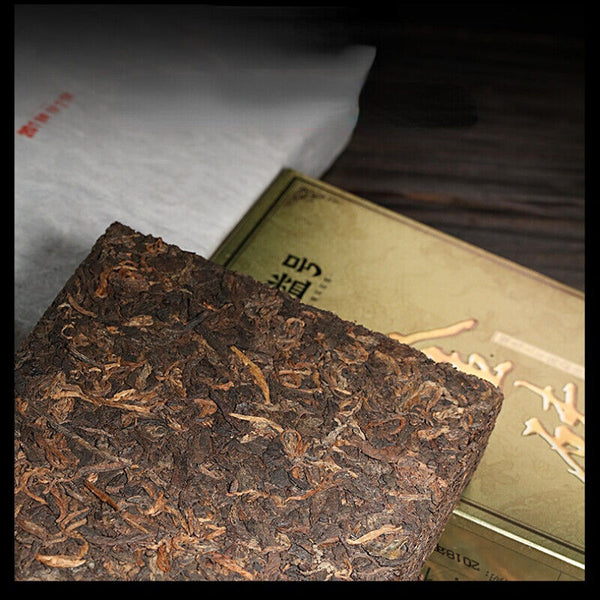 TeaYunnan Natural Cooked Pu-erh Black Tea 1000g Chinese Aged Pu-Erh Tea Gold Brick