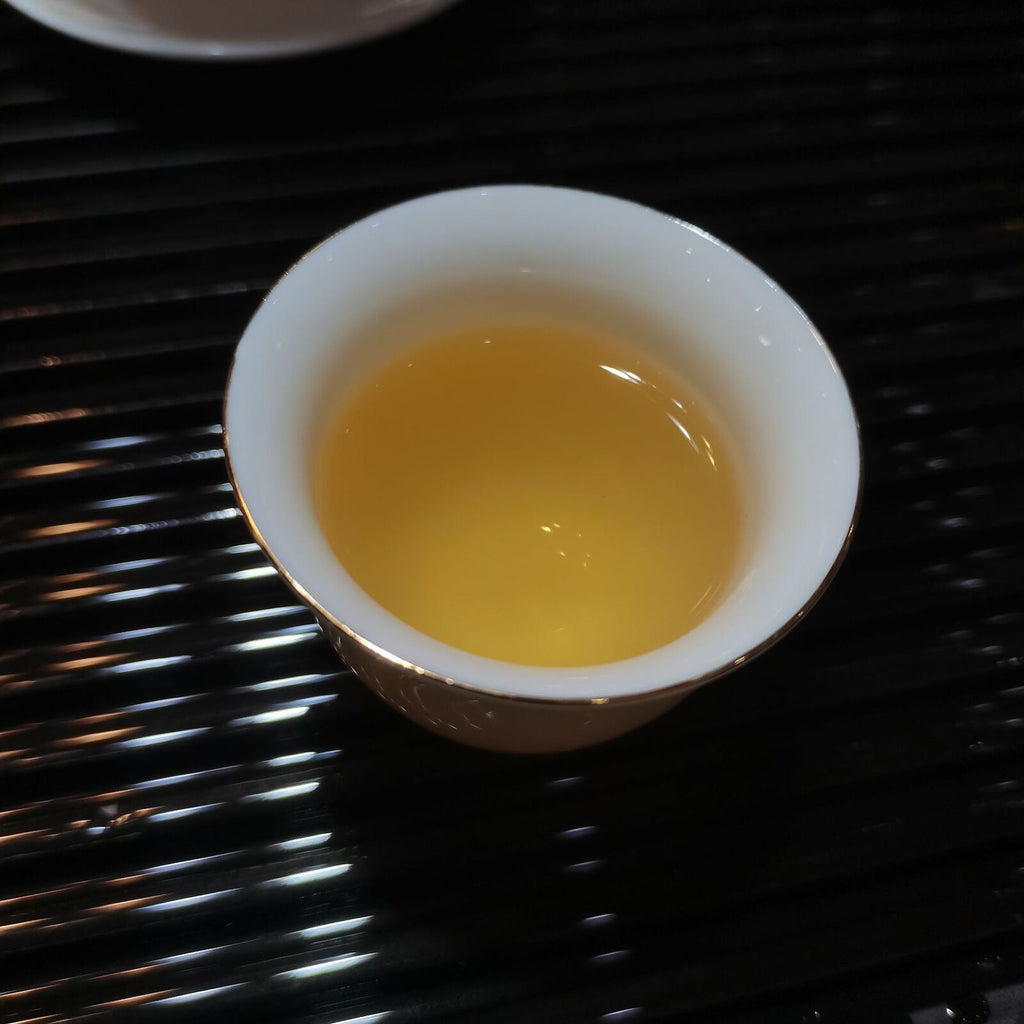 Old Panzhang Ancient Tree Pressed Yunnan Pu'er Tea Pu'er Raw Tea Cake