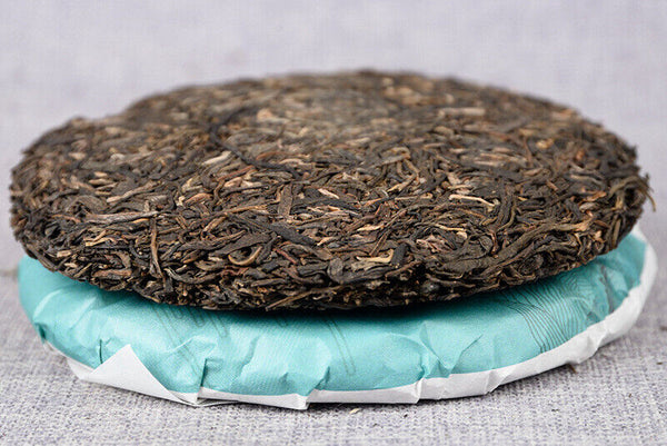 Icelandic Ancient Tree Raw Tea Cake 357g Yunnan Tea Cake