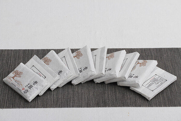 50g Yunnan Pu'er Tea Lao Banzhang Golden Leaf Raw Brick Raw Tea Aged Pu'er Tea