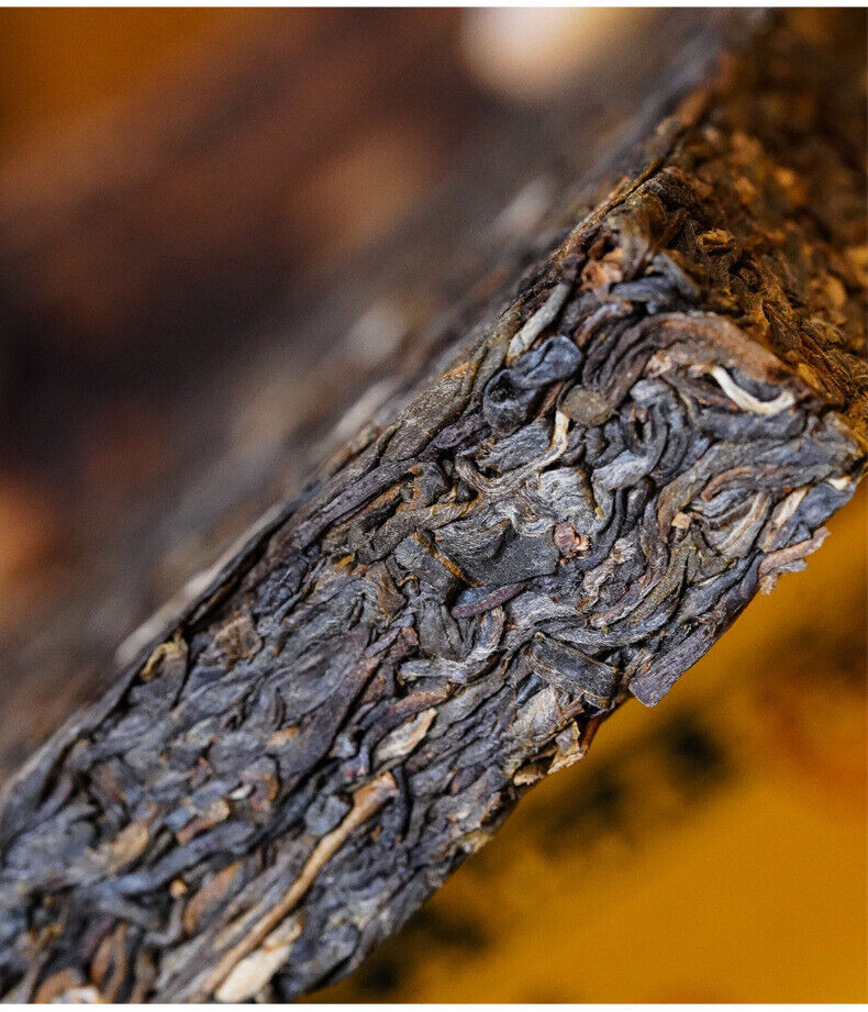 250g Yunnan Pu'er Raw Tea Ancient Tree Tea Brick 易武生茶砖 250克砖茶云南普洱生茶古树茶