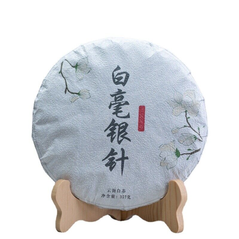 357g white hair silver needle Yunnan ancient tree tea cake moonlight white tea Main image