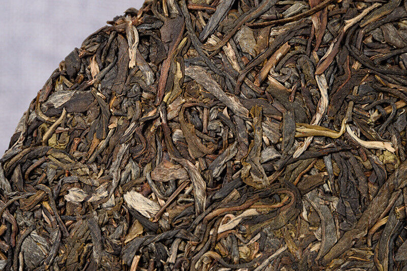 High Quality Yunnan Tea Yiwu 357g Raw Tea Cake 云南茶叶 易武凤凰窝 357克生茶饼