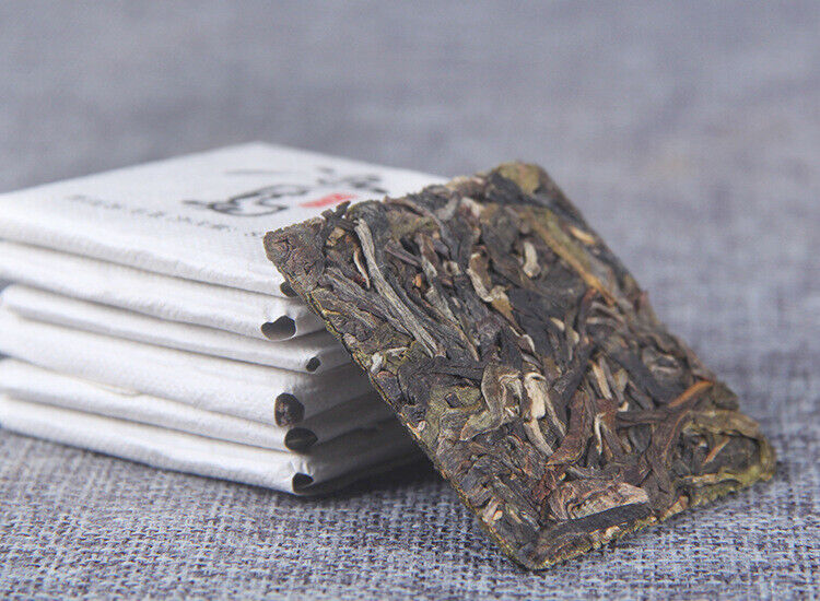 Small Icelandic Square Brick Pu-erh Raw Tea Flakes 小冰岛方砖普洱生茶薄片 22年头春古树茶云南普洱茶