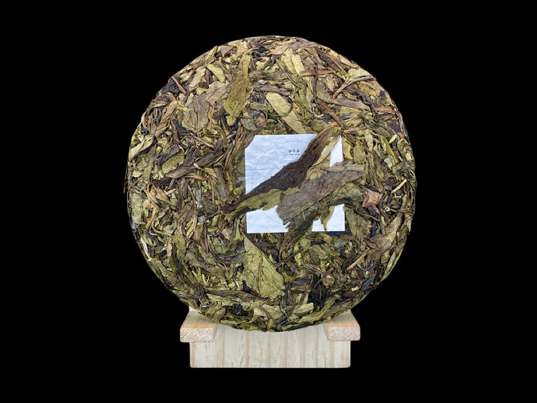 357g Yunnan Pu'er tea cake seven seeds cake tea Iceland gold leaf pure raw tea