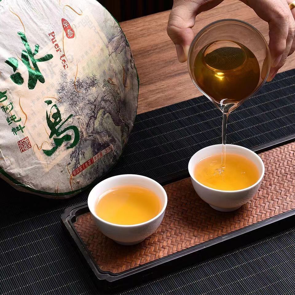Icelandic Ancient Tree Old Banzhang Tea Cake 357g Yunnan Raw Pu'er Tea Cake
