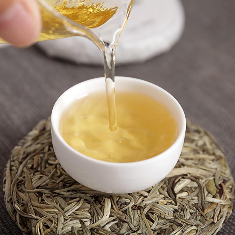 100g Yunnan Moonlight White Tea, Silver Needle & White Hair - Premium Old Tea Secondary image