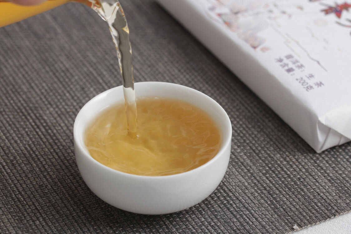 200g Yunnan Pu'er Tea Bulang Spring Tip Pu'er Raw Brick Pre-Mingling Spring Tea