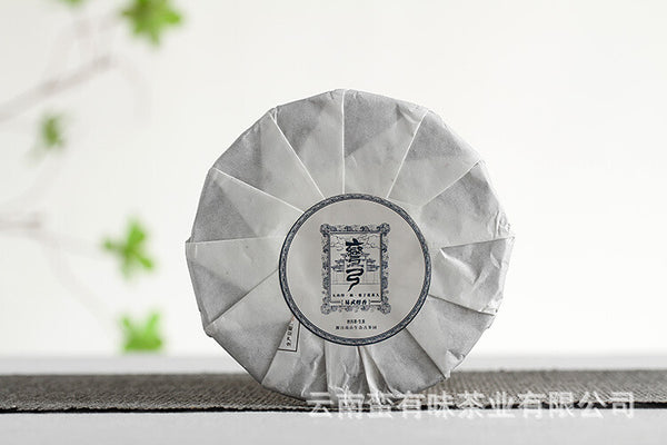 Yunnan Puerh Raw Tea, Old Tree Tea 100g, Yiwu Mellow Fragrance