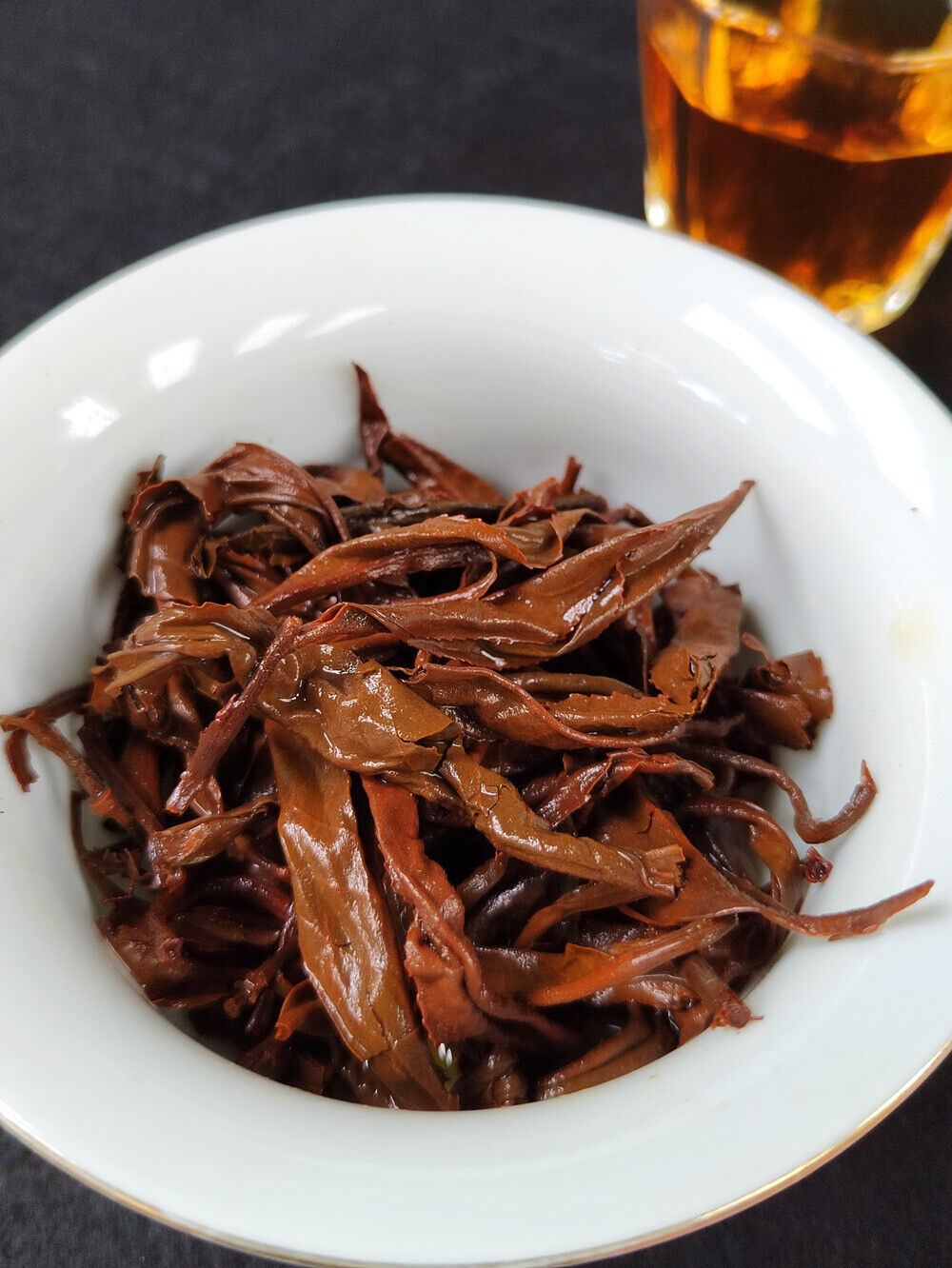 Top-Grade 357g Yunnan Dian Hong Black Tea Cake 云南晒红茶 年红茶七子饼老树晒红