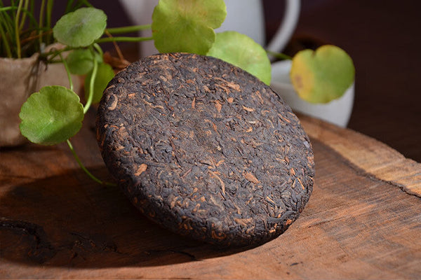 High Quality Puerh Ripe Tea Cake Golden Bud Tea Cake 100g