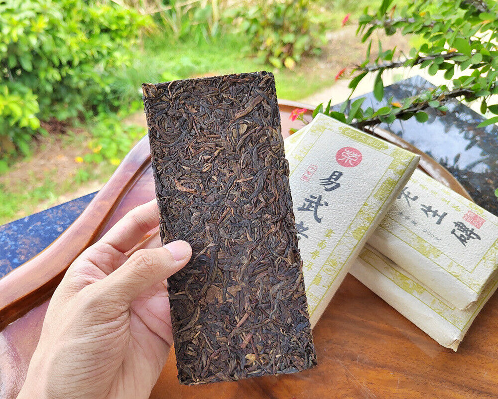 200g YunNan Pu'er Old Tea Brick Tea Yiwu Old Raw Tea Aged Pu'er Raw Tea Brick