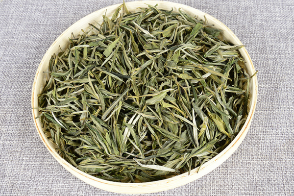 500G Yunnan green needle green tea single bud strong aroma green tea straight