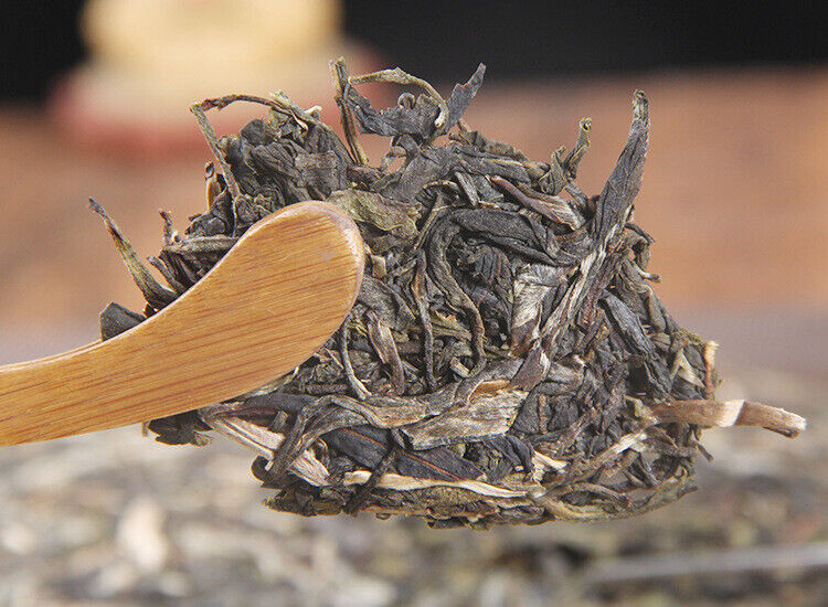 Icelandic raw tea cake spring tea pure sweet Mengku Pu'er seven seed cake tea