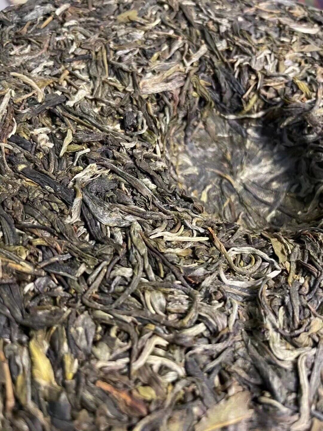 Yiwu Early Spring Golden Phoenix Tea Flower Fragrance Pu'er Tea Cake Tea 357g