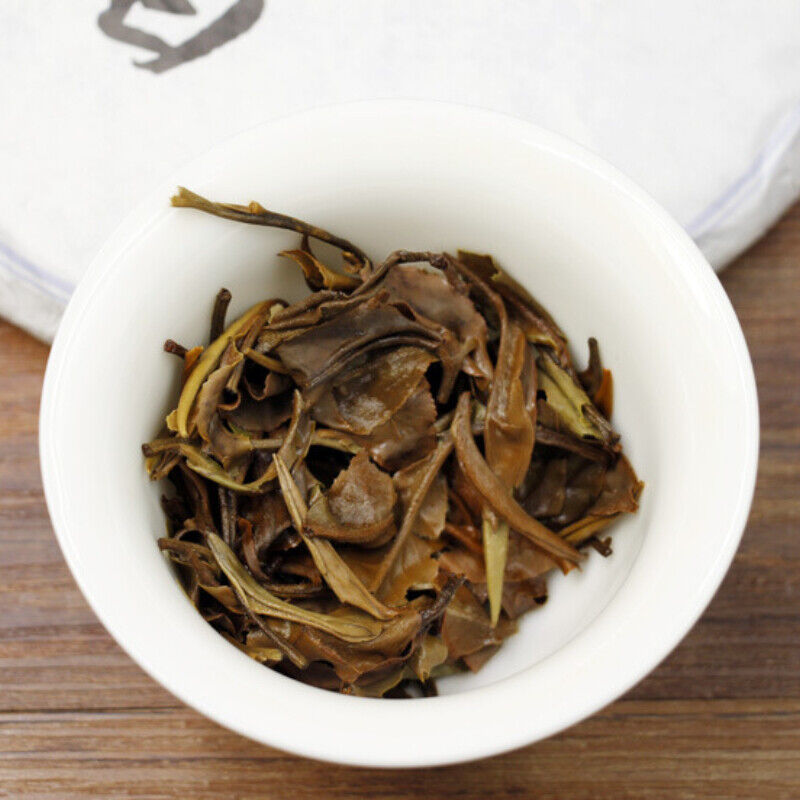 Yunnan Aged Pu'er Green Tea Healthy Drink 200g Moonlight White Pu-Erh Tea Cake