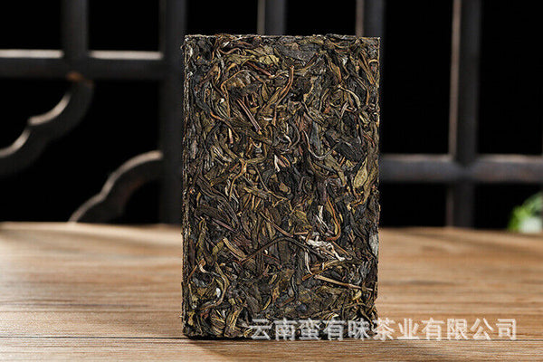 Yunnan Pu'er tea Lao Banzhang golden leaf raw tea 1pack of 4pieces 1bundle= 1kg