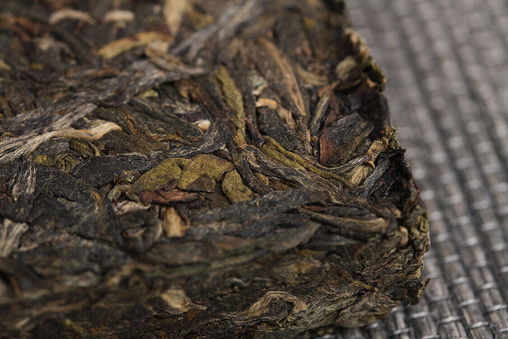 Yunnan Puerh Tea , Puerh Raw Tea Brick 200g Bright Front Spring Tea
