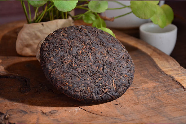 Pu'er Tea Cake Cooked Tea Cake Class Seal Golden Bud Cake Palace Puerh Tea 357g