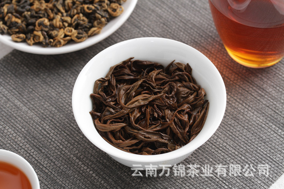 500g Yunnan Fengqing early spring Yunnan black tea honey fragrance red conch