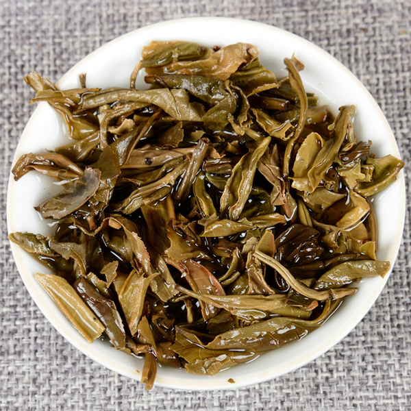 Yunnan Pu'er Tea Icelandic Ancient Tree Raw Tea Cake Pu'er Raw Tea Cake 100g